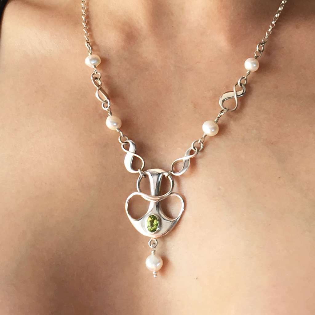 Helena-Peridot-large