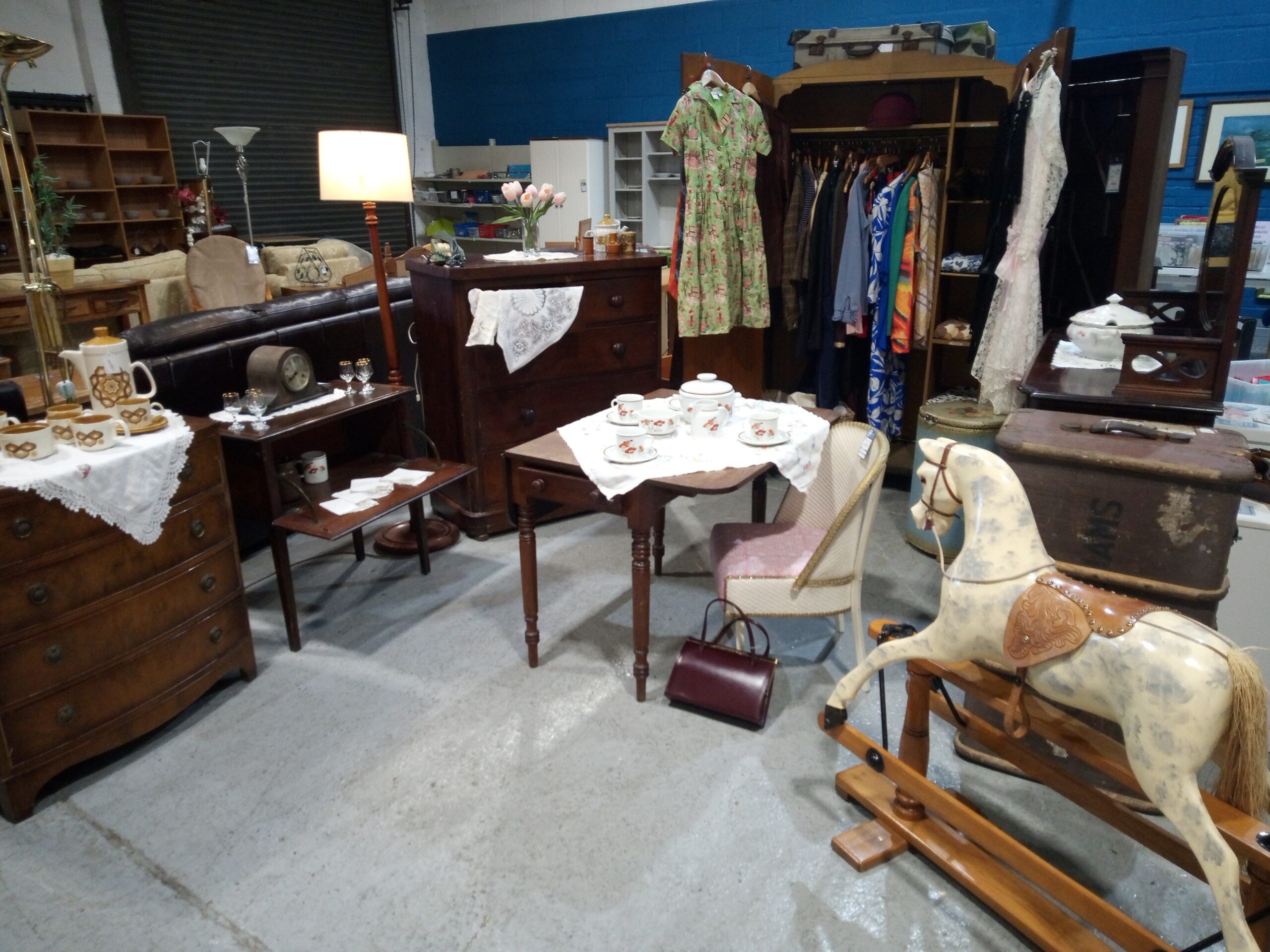 charity-retail-pic-retro