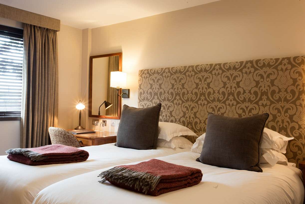 Standard-Twin-Room-2